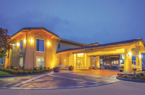 Отель La Quinta Inn by Wyndham Moline Airport  Молайн